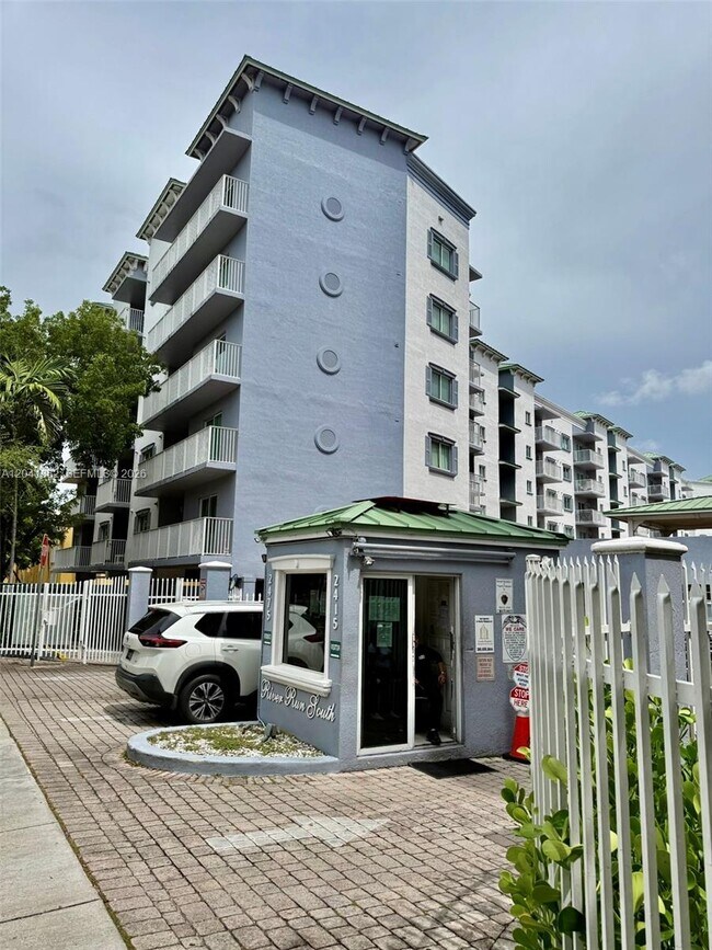 Foto del edificio - 2475 NW 16th St Rd