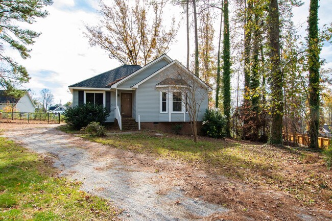 Building Photo - Charming 3-Bedroom Home in a Quiet Cul-de-...