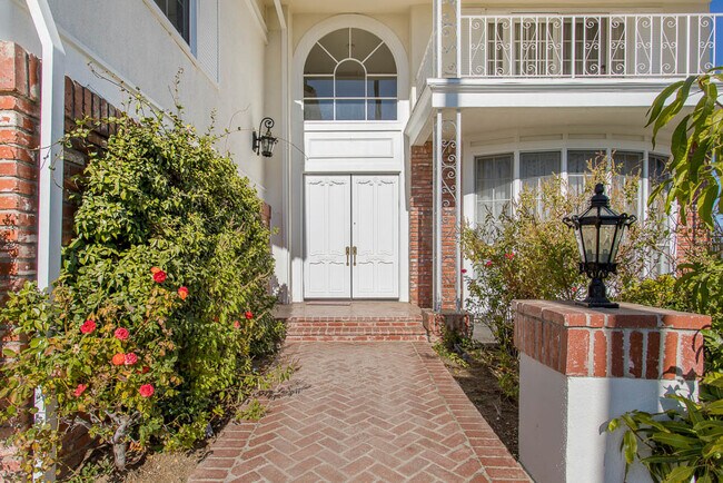 Foto del edificio - 18301 Hampton Ct