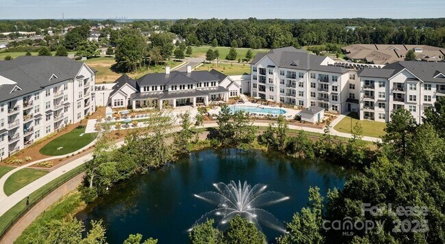 Foto del edificio - 4101 Glenloch Cir