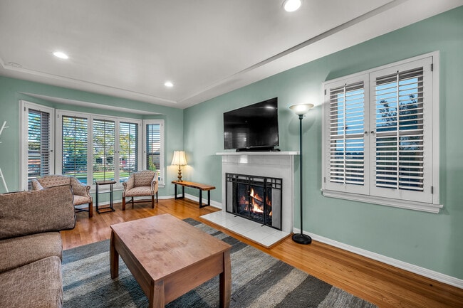 Building Photo - 8207 Stewart Ave