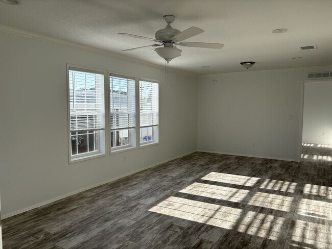 Foto del edificio - 812 Concord St