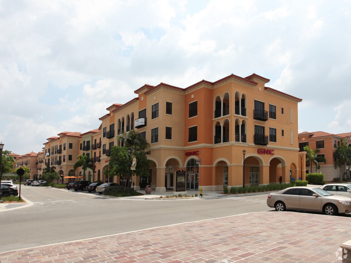 Building N Apartments in Estero, FL