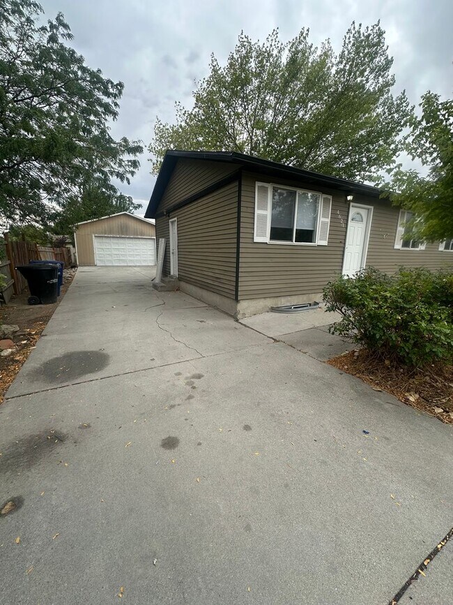 Building Photo - Beautiful home in Salt Lake!!