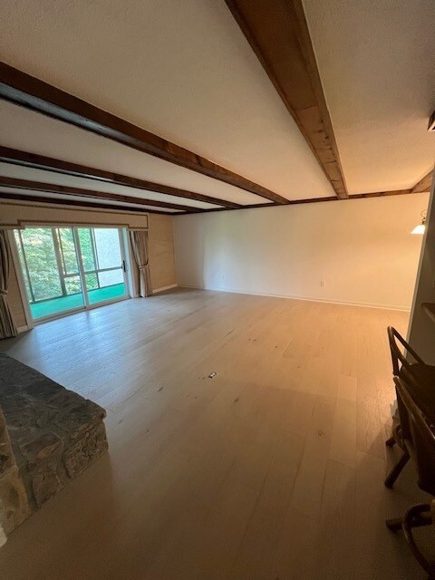Foto del edificio - 224 Woodland Rd