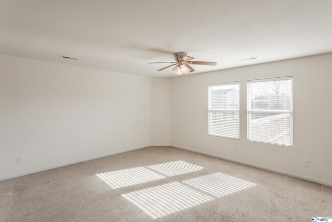 Foto del edificio - 105 Bayside Ln