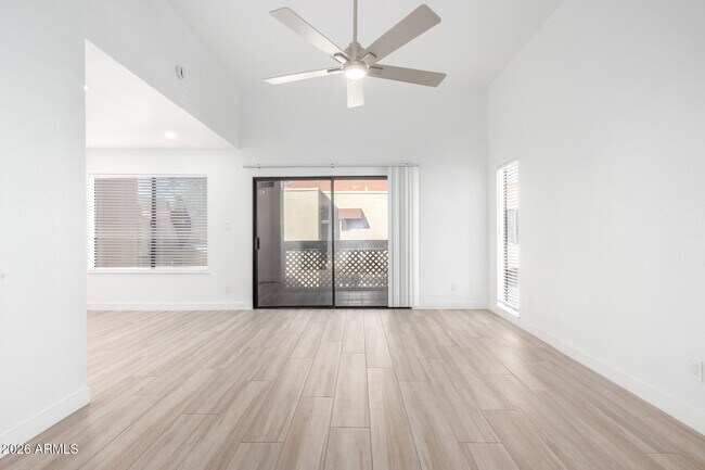 Foto del edificio - 3500 Hayden Rd