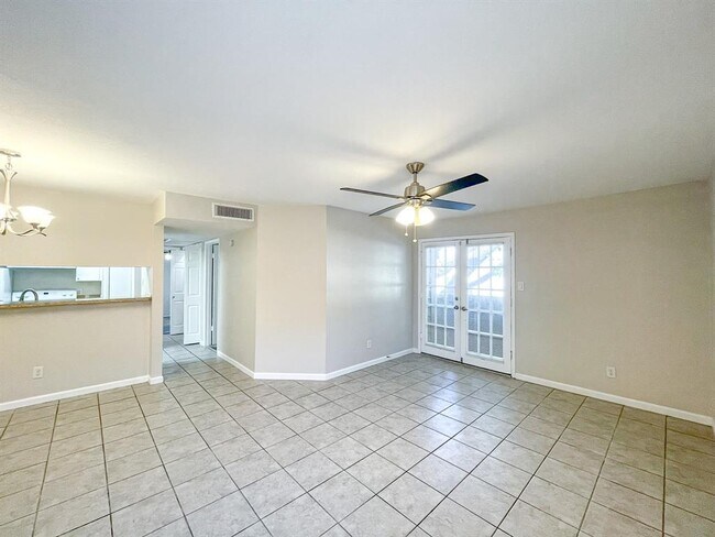 Building Photo - 10601 South Dr