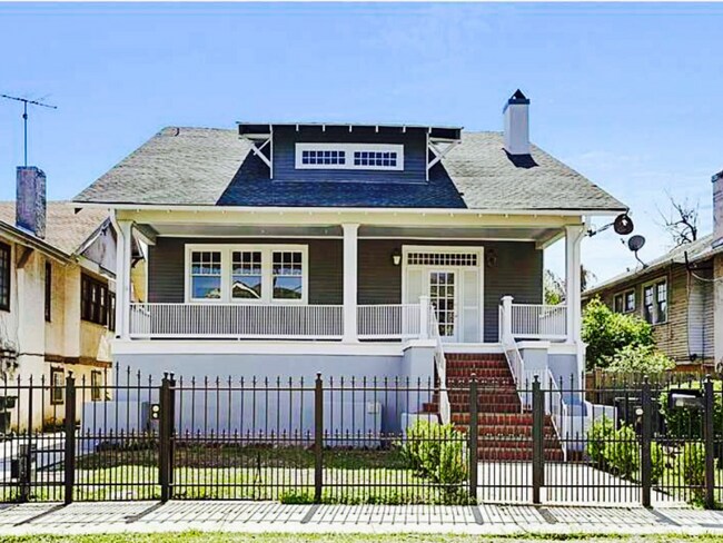 Foto del edificio - 8214 Hickory St