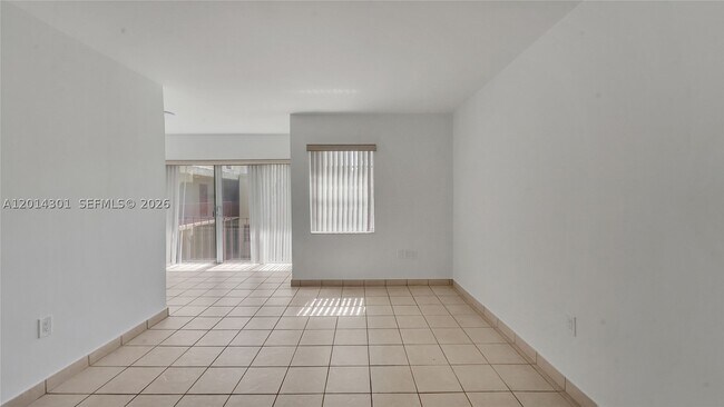 Foto del edificio - 9390 W Flagler St