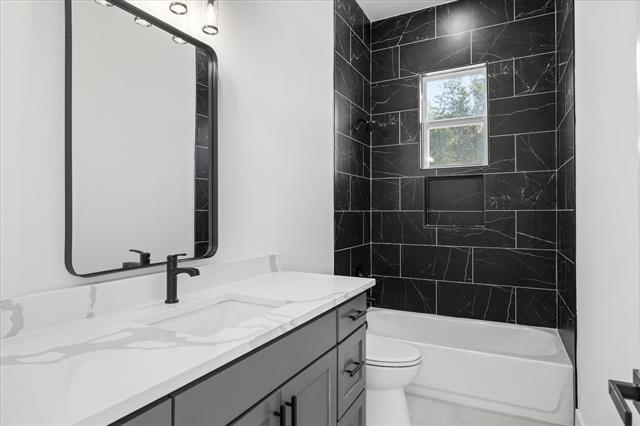 Building Photo - 2057 Glenhollow Dr