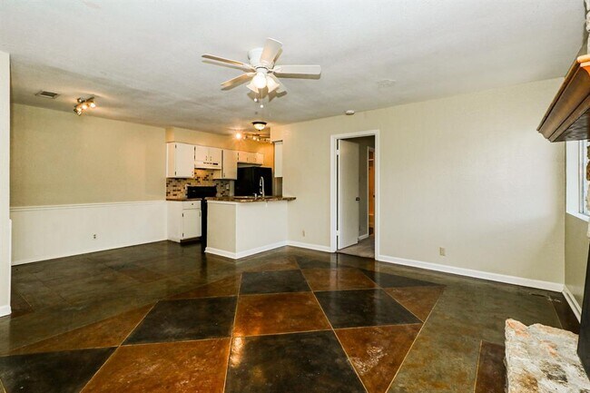 Foto del edificio - 9903 Hundred Oaks Cir