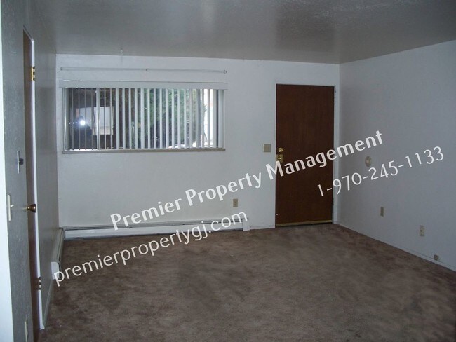 Building Photo - 2861 Elm Cir 13