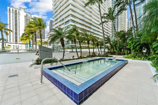 Foto del edificio - 79 SW 12th St
