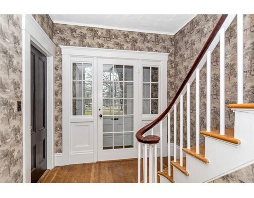 Building Photo - 272 Main St