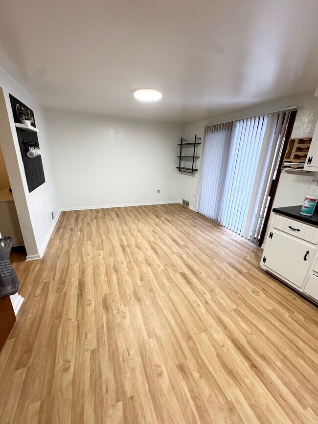 Foto del edificio - Spacious 4 Bedroom Home in Monroeville