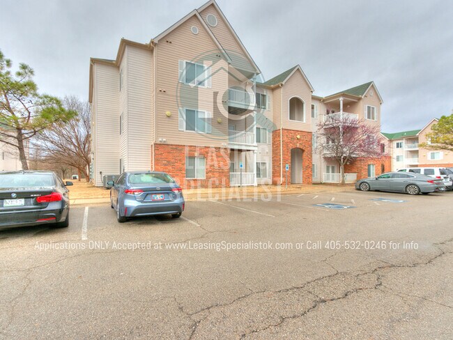 Foto del edificio - Spacious 4 Bed 4 Bath Furnished Condo at T...