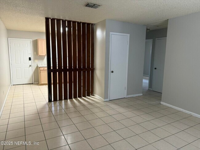 Foto del edificio - 5120 Westchase Ct