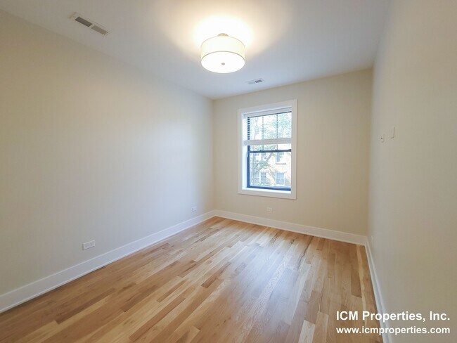 Foto del edificio - 3356 N Sheffield Ave