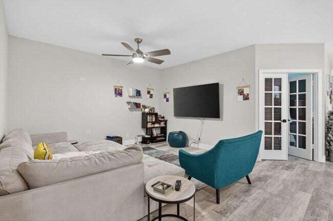 Foto del edificio - 11910 Glenmore Dr