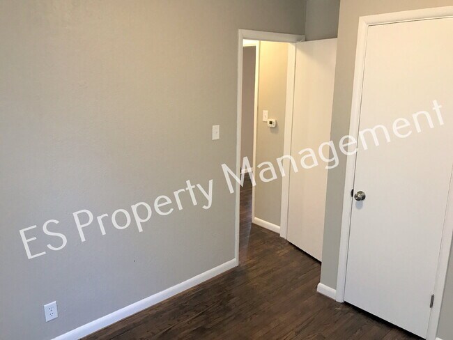 Building Photo - Cozy 3 Bedroom 1 Bathroom Ranch in Wayne township.