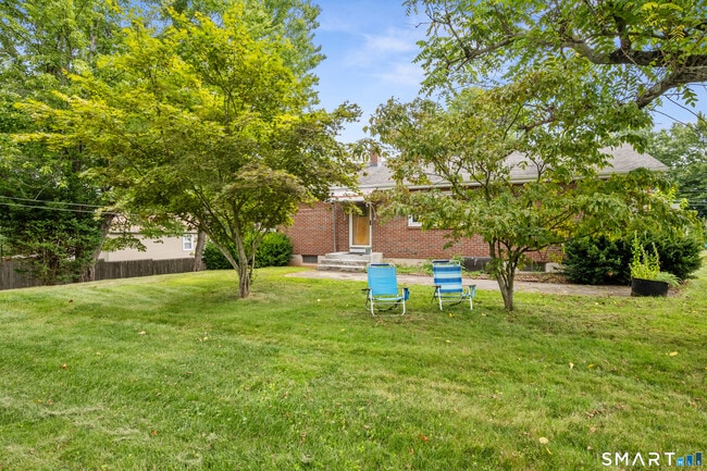 Foto del edificio - 65 Birge Ave