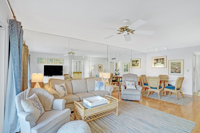 Building Photo - 6080 Bahia Del Mar Cir