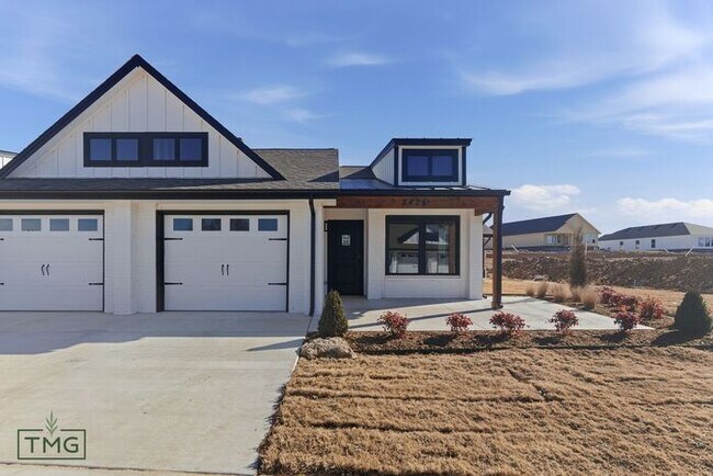 Foto del edificio - Newly Remodeled 2 Bed Duplex – Prime Broken Arrow Location!