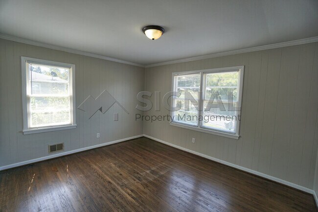 Building Photo - 2529 6th St NE