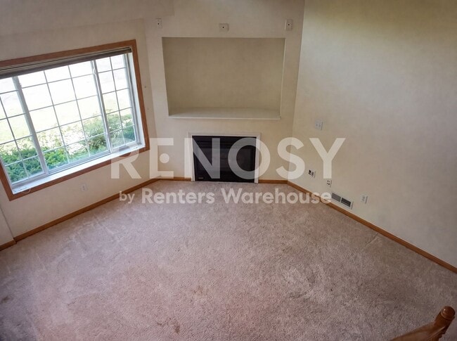 Building Photo - 612 Willoughby Way W