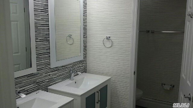 Building Photo - 4 Leeward Cove