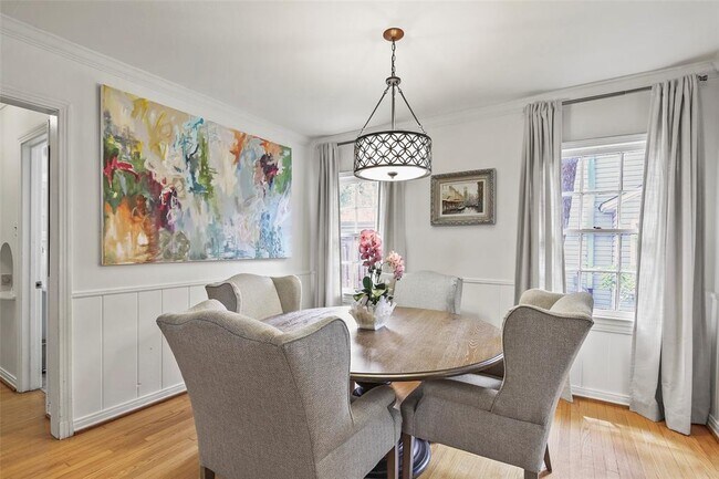 Foto del edificio - 4405 Greenbrier Dr