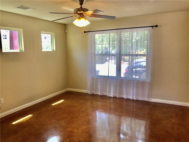 Building Photo - 4617 Inicio Ln