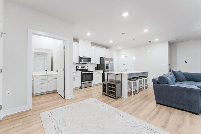 Building Photo - 12875 Mosaic Pk Wy