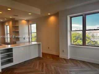 Building Photo - 2421 Lake Pancoast Dr