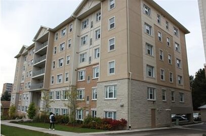 Primary Photo - 251-251 Lester St