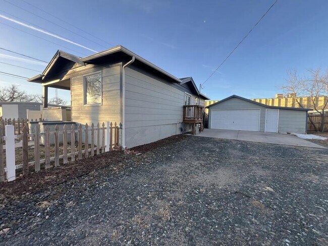 Building Photo - 2616 Ames Ave