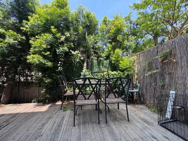 Building Photo - 456 Shatto Pl