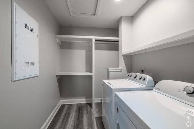 2BR, 2BA - 1,250SF - Laundry - Chandler Cottages at Byerly Park