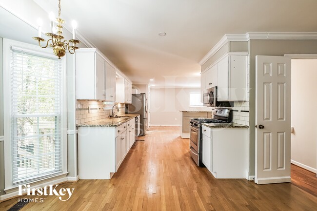 Building Photo - 5143 Colonial Park Rd