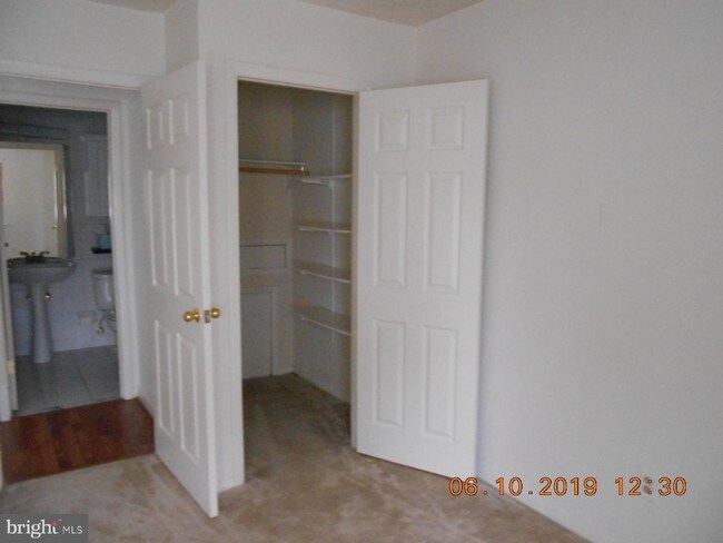 Building Photo - 524 Riviera Dr