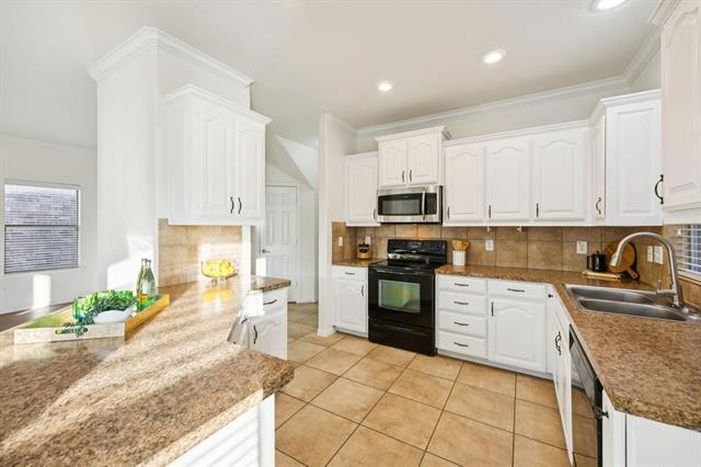 Foto del edificio - 12145 Walden Wood Dr