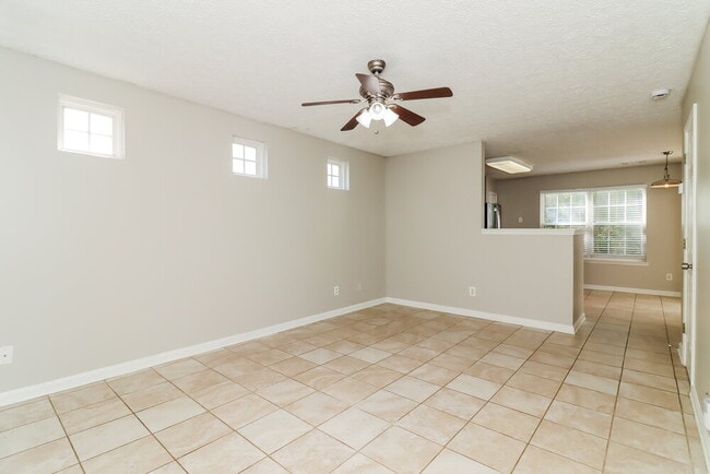 Building Photo - 235 Osmanthus Way