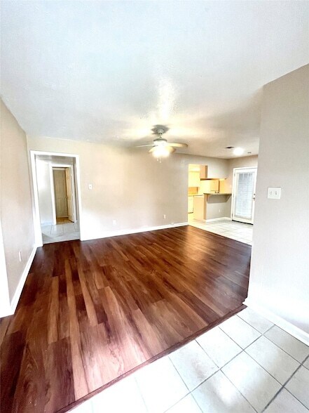 Foto del edificio - 11906 Binghampton Drive
