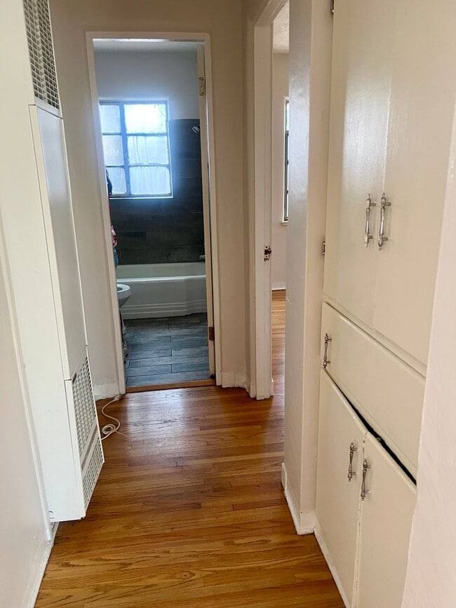 Building Photo - Unit 1406 1/2
