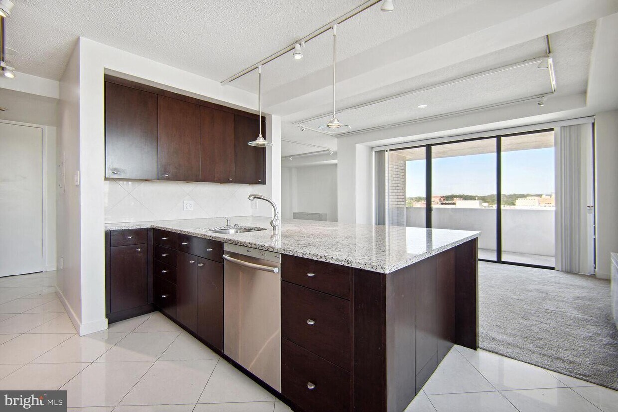 Foto principal - 4141 N Henderson Rd