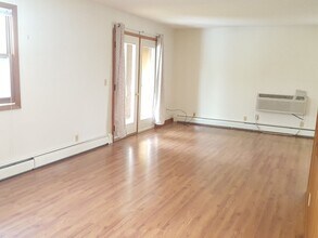 Building Photo - 1315 College St