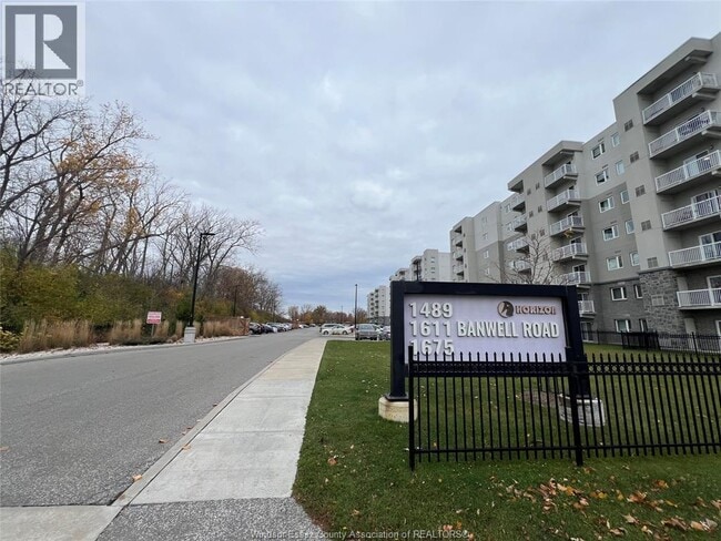 Building Photo - 1611 Banwell Rd