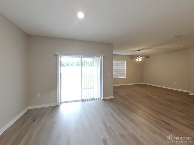 Foto del edificio - 5994 Churchill Square Way