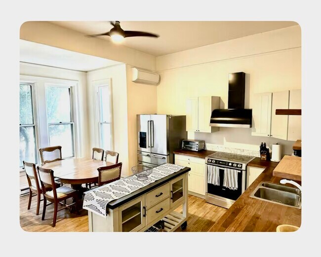 Foto del edificio - 388 W 10th Ave